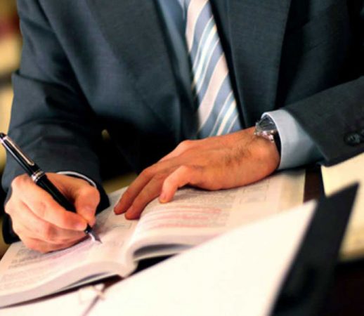 Obrona członków zarządu przed odpowiedzialnością za długi spółki (art. 299 KSH) – prawnik